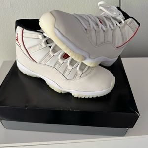 Air Jordan 11 Platinum tint *NEW